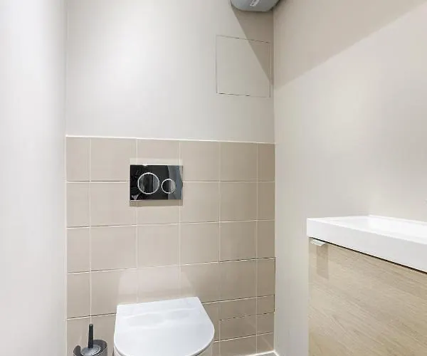 Unique Luxury Parisian Flat 2br/6p -champs Elysees Apartment