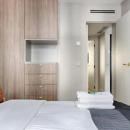 Unique Luxury Parisian Flat 2br/6p -champs Elysees *