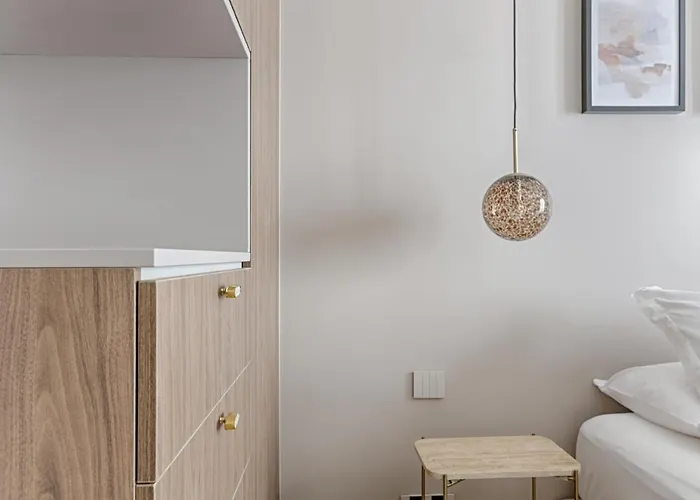 Unique Luxury Parisian Flat 2br/6p -champs Elysees