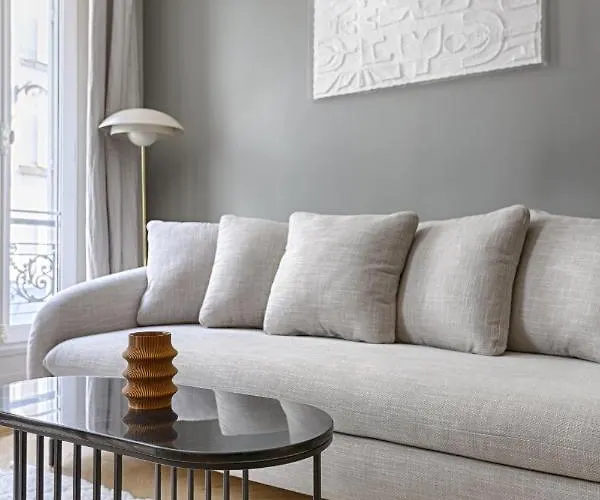 Unique Luxury Parisian Flat 2br/6p -champs Elysees * Paris