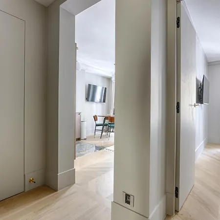 公寓 Unique Luxury Parisian Flat 2br/6p -champs Elysees 巴黎